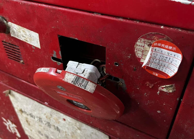 市場火警發信器損壞貼「檢修合格」 北市議員批：放水還是造假？