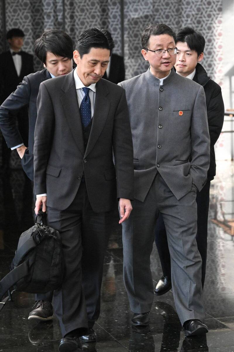 中國偷拍塑造日本官員被教訓 王丹：歷史教科書級「文明與野蠻」