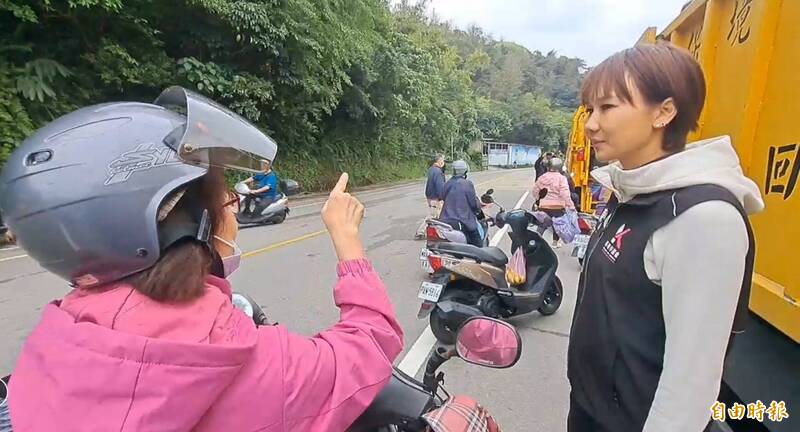 基隆六合街垃圾回收點路口險象環生 地方盼調整燈號秒數