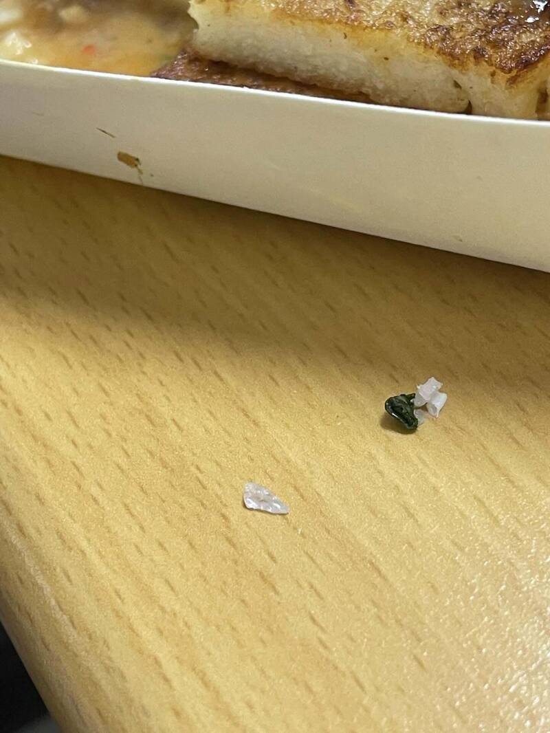 恐怖加料！高雄早餐店菜頭粿「帶刺」 碎水晶害顧客口腔遭刺