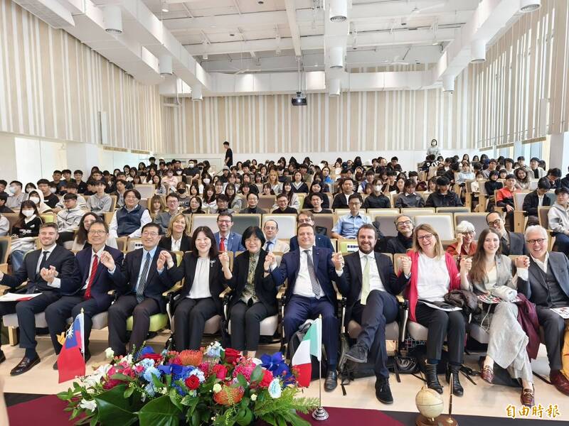 逢甲大學攜義大利4名校簽署MOU 學生可赴歐交換實習