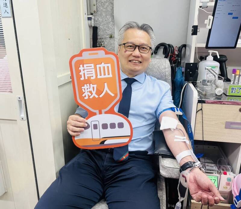 高鐵台南站捐血傳愛 ICU名醫陳志金熱情響應