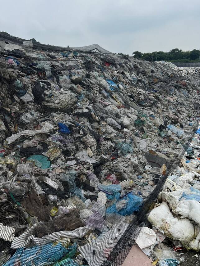 高雄月世界爆垃圾山 盧秀燕自豪台中不會發生垃圾大戰