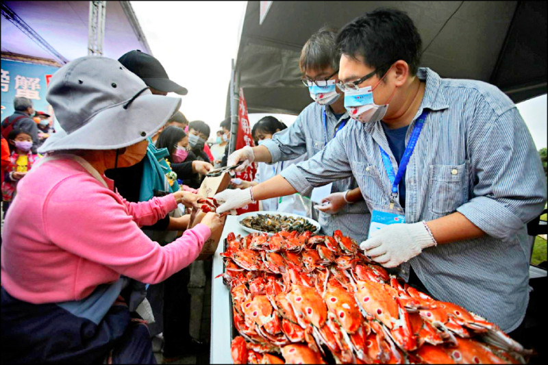 淡水漁人碼頭 22日螃蟹特賣