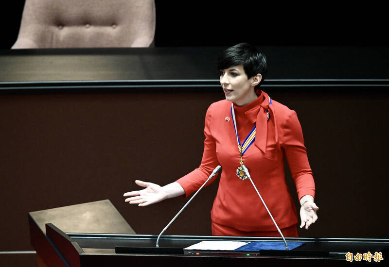 捷克前眾議長艾達莫娃出書 難忘訪台演說反應熱烈