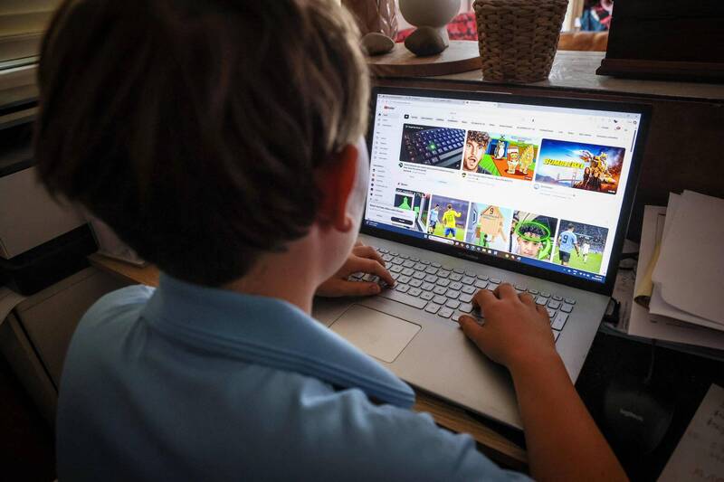 澳洲禁16歲以下使用社群平台12月上路引青少年反彈 專家提醒「這點」