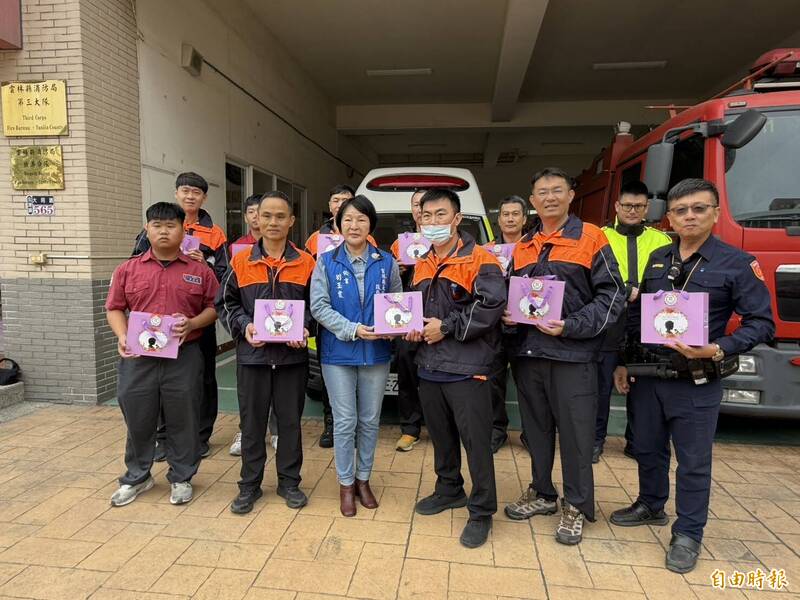 獨居男子受傷屋內遍地「黃金」 北港警消暖心救人