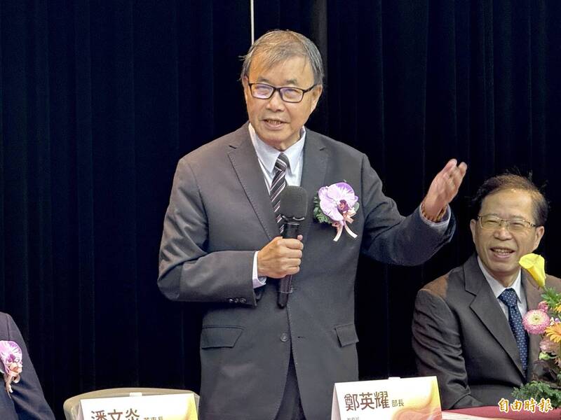 教育部修法擋匿名檢舉  鄭英耀：不該躲在看不見處無的放矢