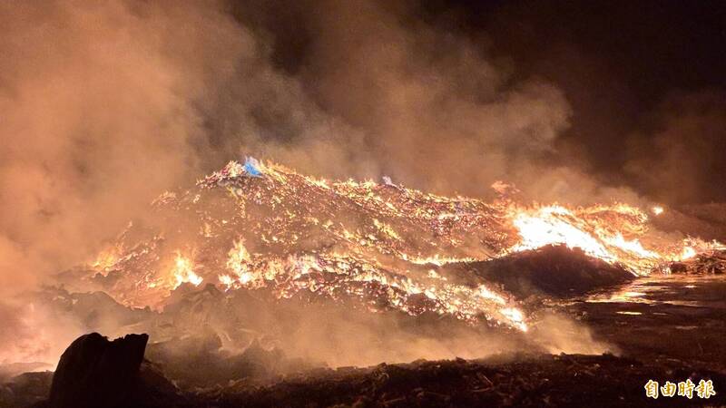 台南烏樹林災後暫置場燃燒7.5萬噸廢棄物  火勢暫控制