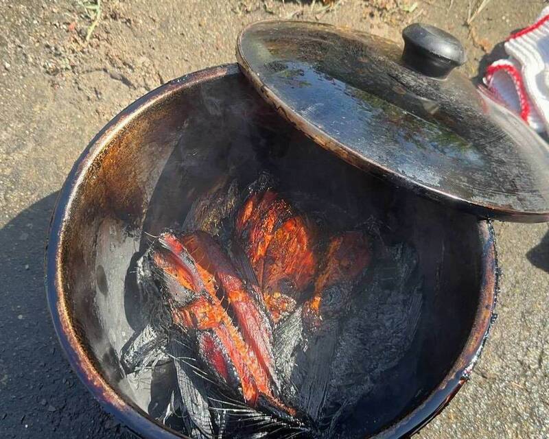 爐子忘關火外出 廚房冒濃煙午仔魚燒到「臭火搭」！