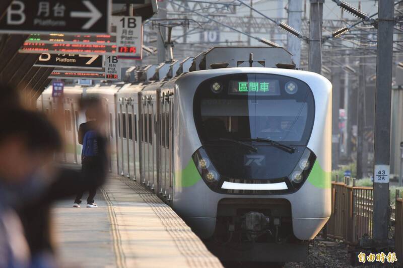 車廂禁菸「別當畜牲！」台鐵車長超猛廣播  網讚：大快人心