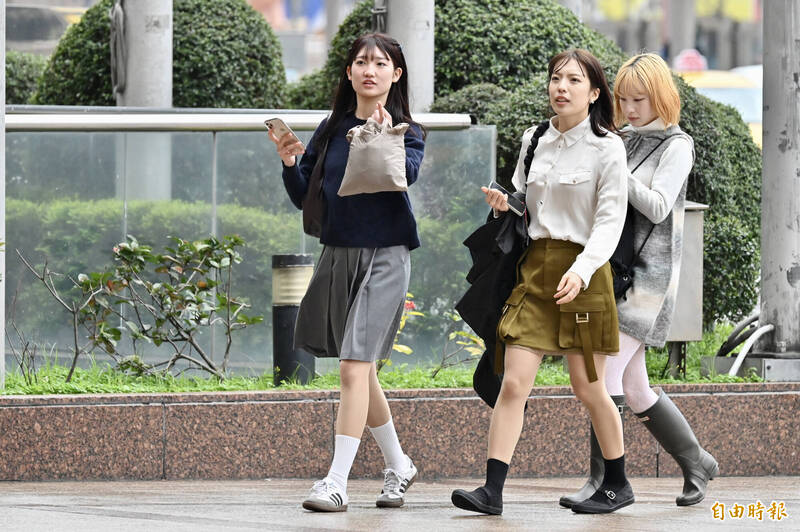 把握週日回暖好天氣 週一入夜東北季風南下降溫