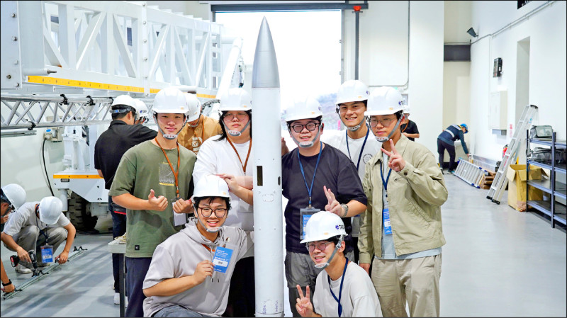 成大自製科研火箭 旭海升空