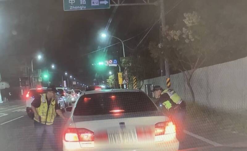 男子無照駕駛又拒攔查逃逸  多項違規警依法究辦