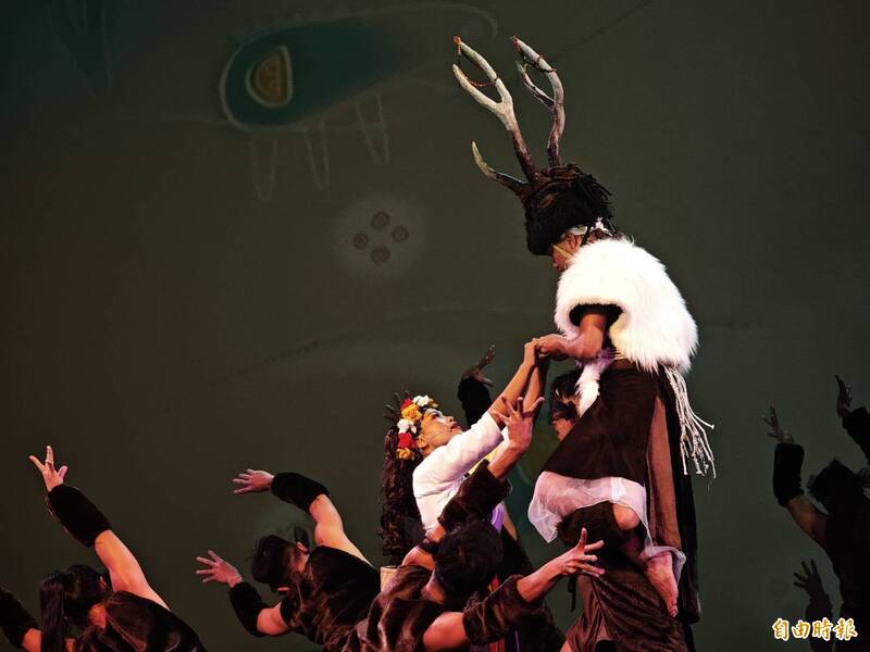 年度原民大劇「神鹿與少女」 山林裡的閃耀琉璃珠震撼公演