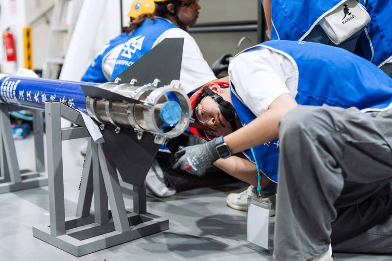 接力發射成功！淡大「淡江二型」火箭射高逾7公里