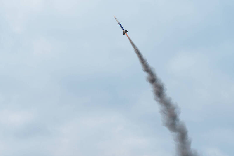 淡大第4支科研火箭「淡江二型」射高7公里 成功驗證航電系統