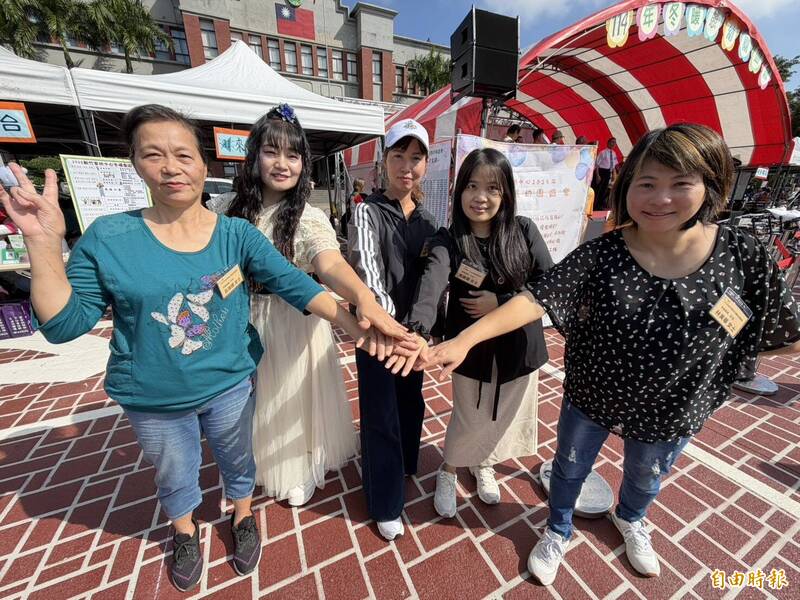 走出家暴努力向學服務社會 陳美麗等5人獲家扶表揚自強家庭