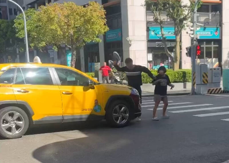 運將不追究沒事？台中男路中央攔車拍打飆罵 一時情緒失控下場慘