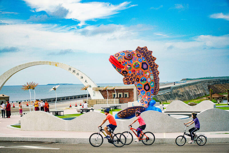 自行車結合觀光 觀光署推16條多元路線、10大品牌活動