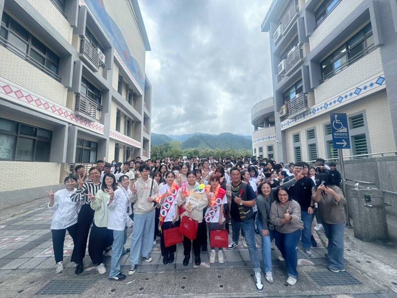 全國家事類技藝賽 桃園原鄉羅浮高中范窈瑄獲中餐烹飪金手獎