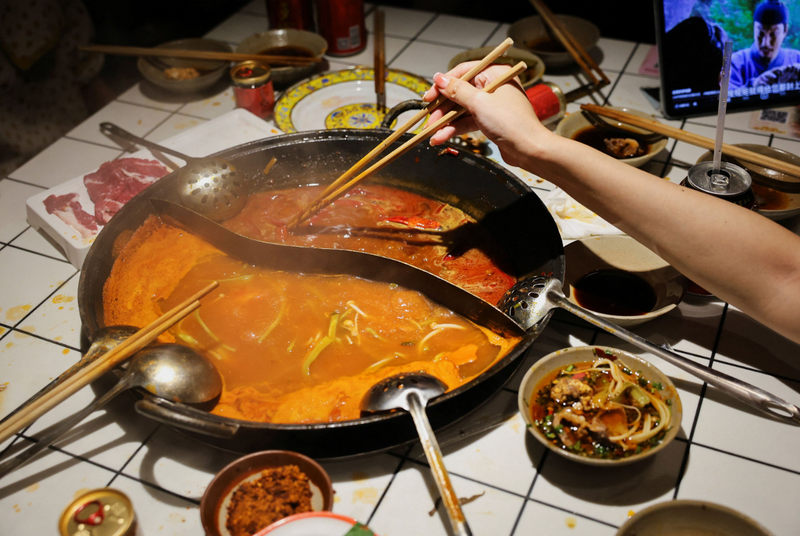 扯！中國山東10餘人吃完火鍋倒下 經理想澄清喝幾口湯也送醫......