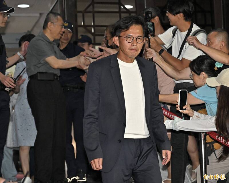 傳柯文哲回民眾黨部辦公！ 詹凌瑀：2個太陽內鬥大戲正要上演