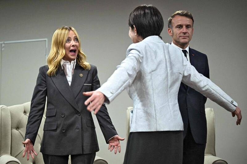 與義女總理熱情擁抱！高市早苗在G20大受歡迎與多國交流 不包含中國