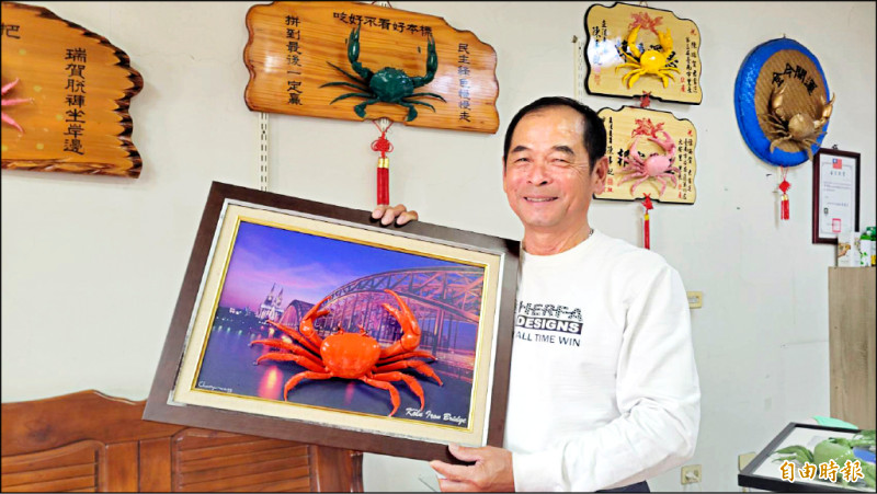 靠「螞蟻搬家」 陳瑞賀製螃蟹標本