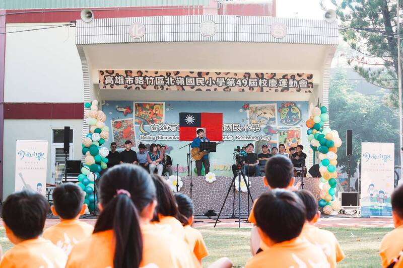 「南面而歌」跨域推廣台語歌 金曲歌王校園「唱乎囡仔聽」