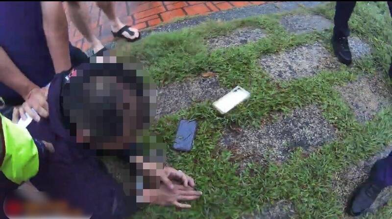 後車燈異常引盤查 花蓮通緝犯心虛拔腿就跑被逮