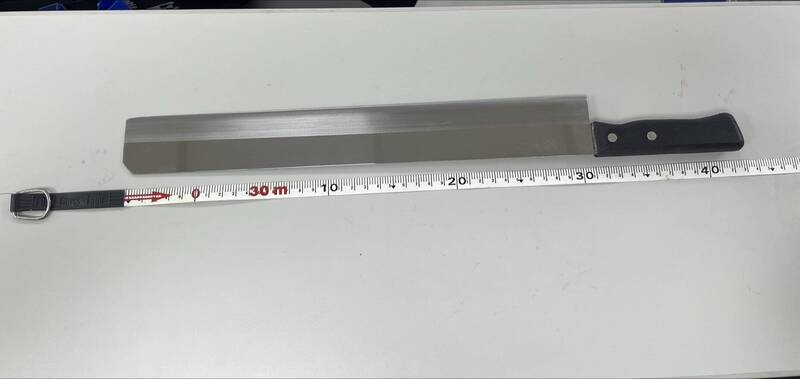 警方查扣的西瓜刀。（记者吴升儒翻摄）