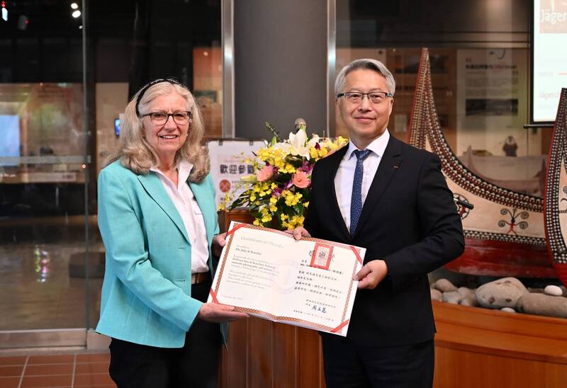 運用AI、3D全像投影 中研院民族所重現「鮑克蘭的台灣壯遊」