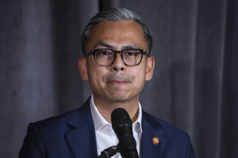 馬來西亞擬推動社群媒體年齡限制 保障兒童網路安全