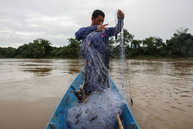 東南亞非法礦場氾濫 研究:致命化學物質污染河川危害深遠