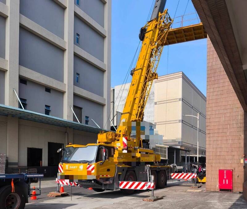 海霸王高雄分公司驚傳工安死亡意外 35歲工人高處墜落不治