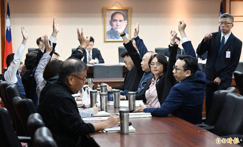 藍白擋下政院版財劃法 吳思瑤痛批:乞丐趕廟公 欺人太甚!