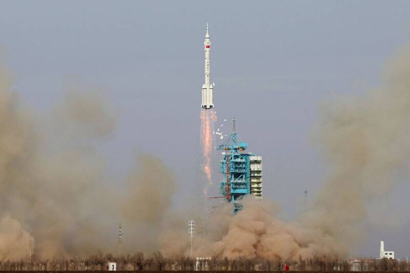 20天「驚心動魄太空救援」 中國首次緊急發射太空船化解危機