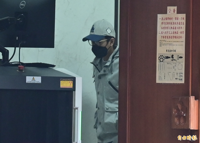 與妻捲入精舍虐死信徒案 李威作證：王薀老師真的有神蹟