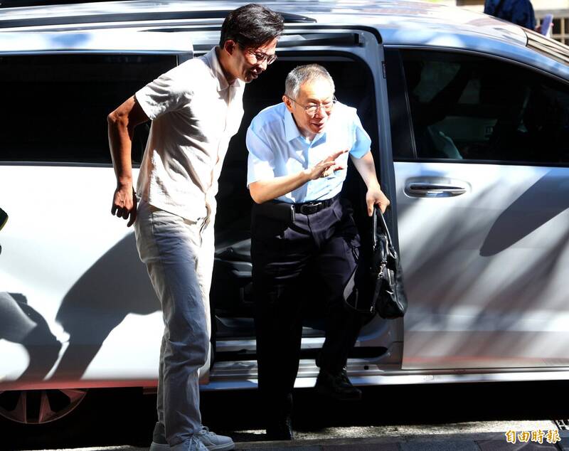 不再喊主席了!黃國昌直播曝柯文哲新稱呼 預告「土城十講」突斷訊