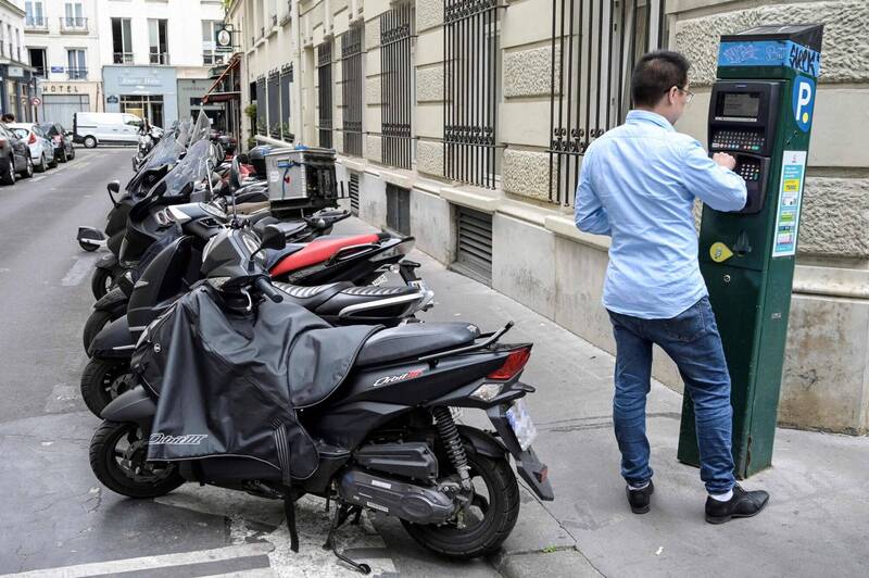 公務員靠停車繳費機「吸金致富」 偷竊720次成千萬富翁