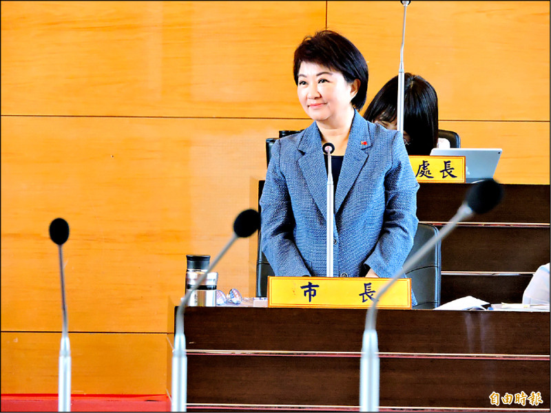 盧秀燕稱擁中國籍不應參政 傅：說法與黨團方向一樣