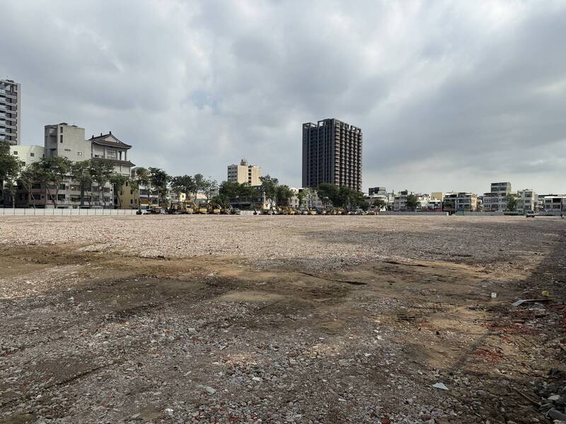 時代的眼淚！高雄老字號高職拆除 夷為平地