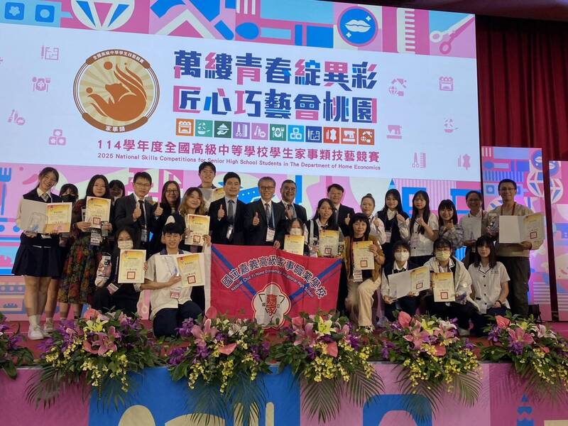 嘉義家職選手勤奮不懈 奪9金手獎締造校史新紀錄