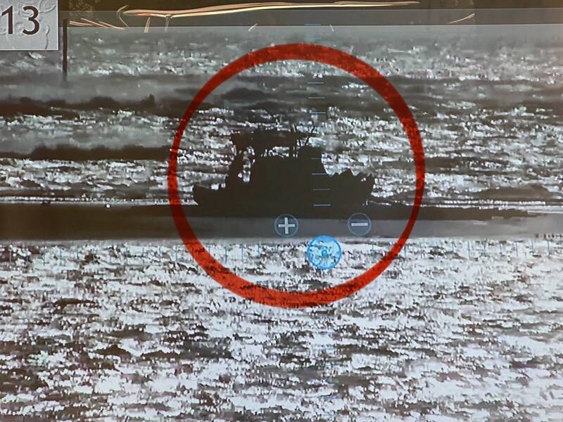 「福良號」漁船嘉義東石擱淺 海巡署救回受困漁民