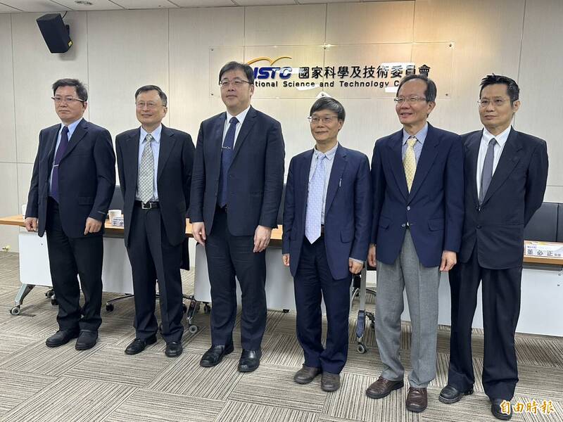 產學開發全自動PCB殘膠檢測雷射修復機 誤判率降8成還省4成人力成本