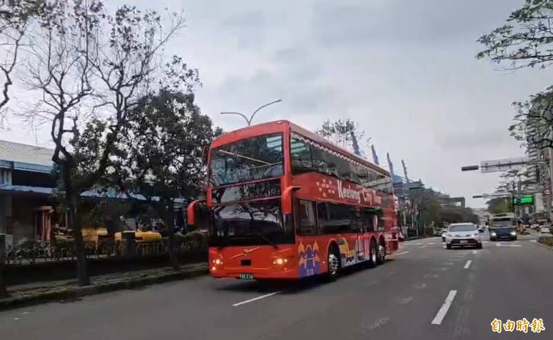 基隆雙層觀光巴士無限次搭乘 議員質疑「有問題」