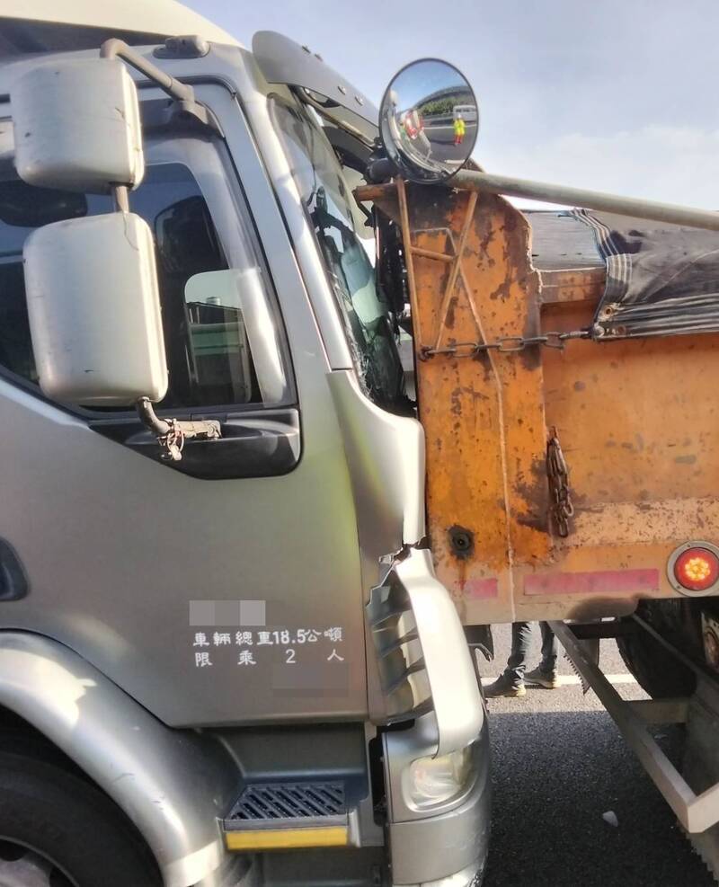 國1南下中壢段2事故6車連環撞釀1傷 一度回堵逾5公里