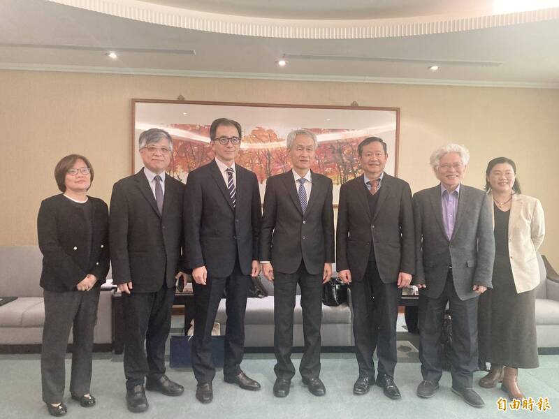 考試院長周弘憲談年改：應走完全程 不要再擴大赤字