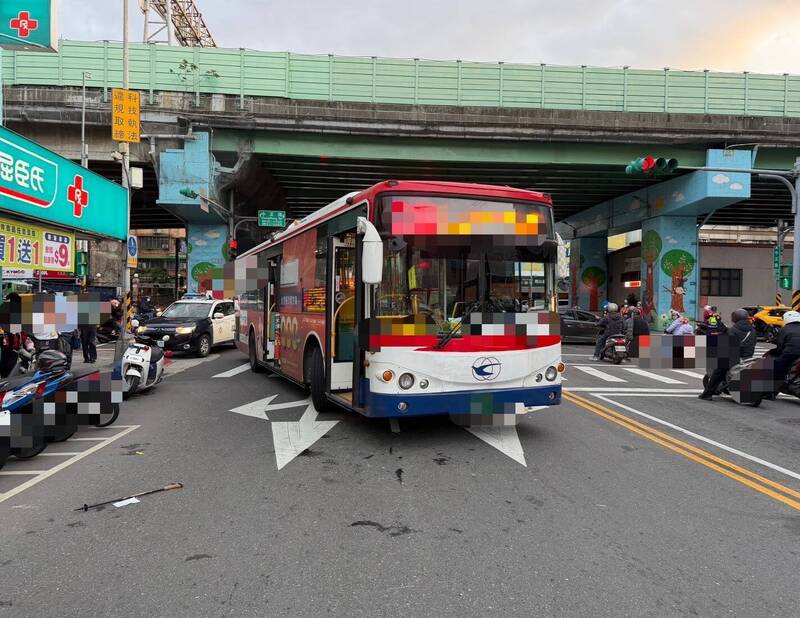 士林8旬翁走斑馬線遭公車撞死 失智妻目睹悲劇卻難還原過程